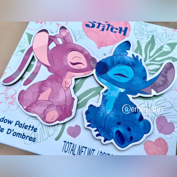 Stitch💗Eyeshadow Palette - Picture 8 of 11